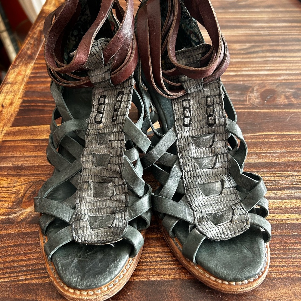 Freebird by Steven strappy heals - Picture 2 of 6
